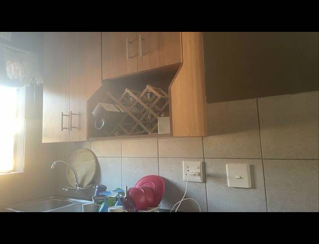 2 BEDROOM TOWNHOUSE FOR SALE IN OLIFANTSVLEI